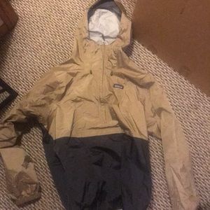 patagonia men’s torrentshell pullover- large